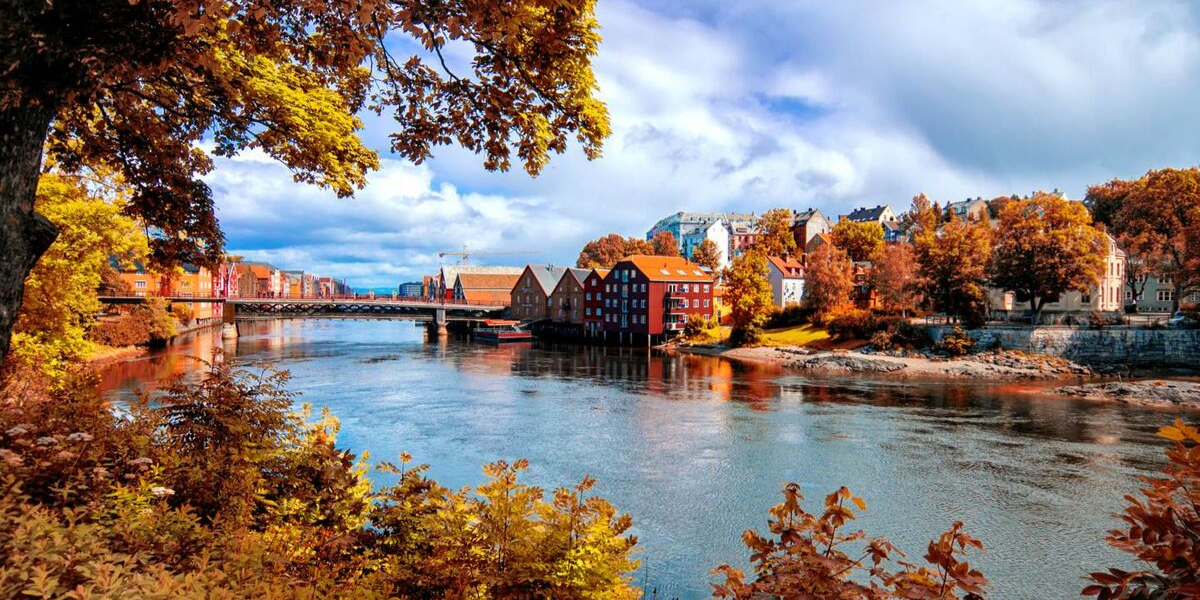 Fall For The Most Instagrammable Autumnal Destinations