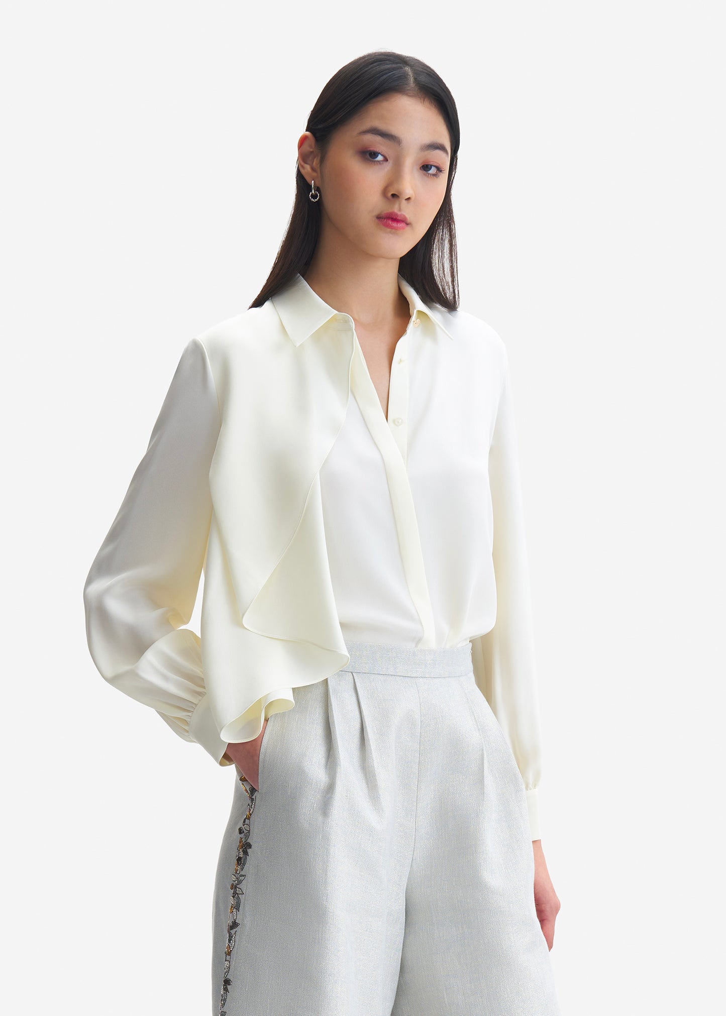 
                  
                    Qua Shirt -Off White
                  
                
