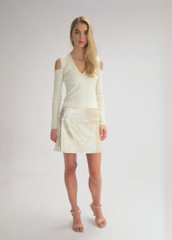 
                  
                    Load and play video in Gallery viewer, Min Top- White
                  
                