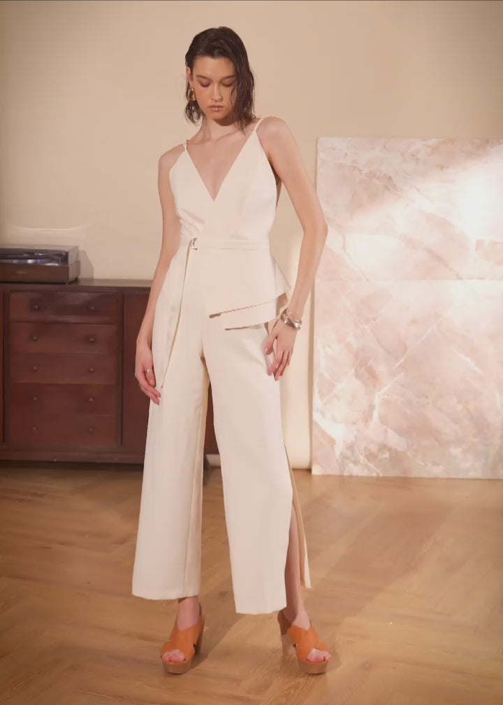 
                  
                    Load and play video in Gallery viewer, An Jumpsuit - White
                  
                