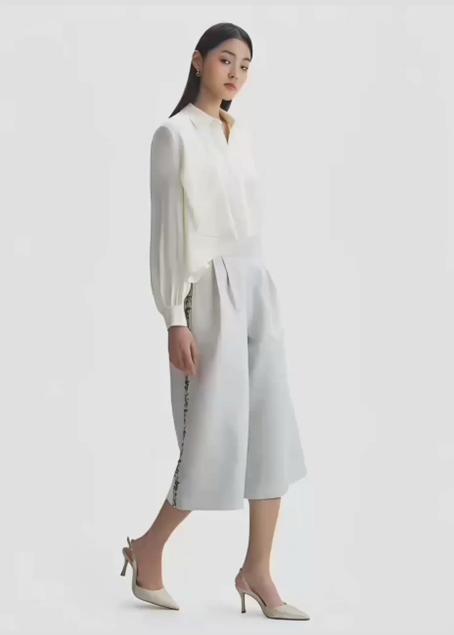 
                  
                    Load and play video in Gallery viewer, Qua Shirt -Off White
                  
                