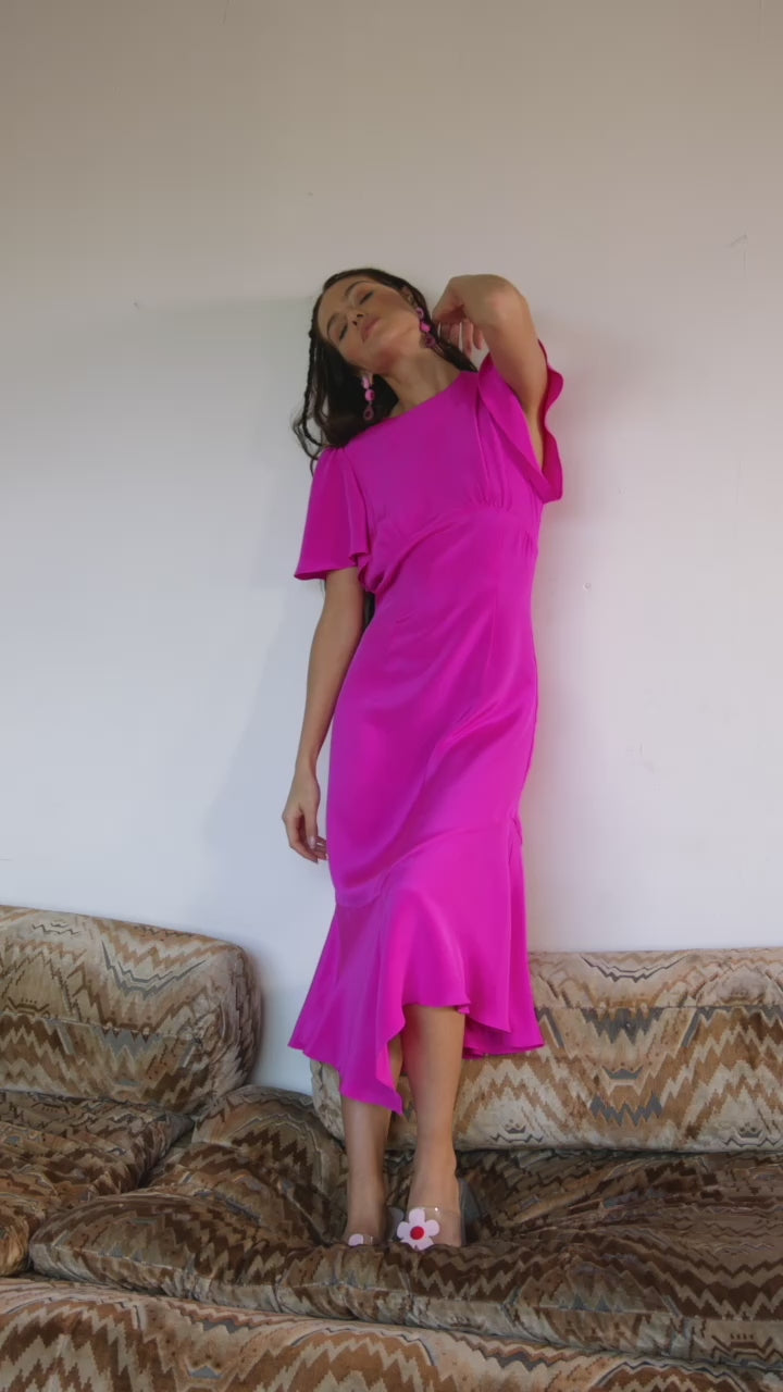 
                  
                    Load and play video in Gallery viewer, Teea Dress - Pink
                  
                